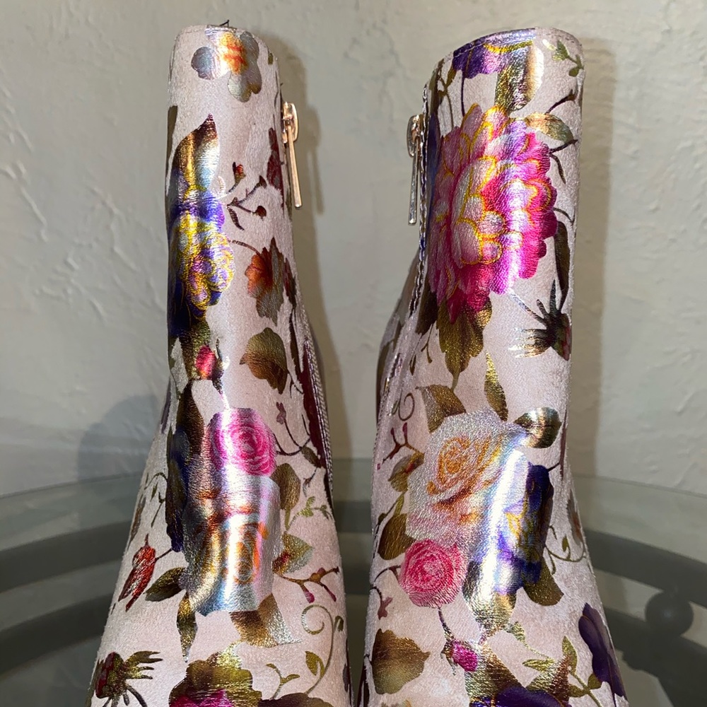 Heels boot . Fancy ❤️🌸 - Picture 1 of 3